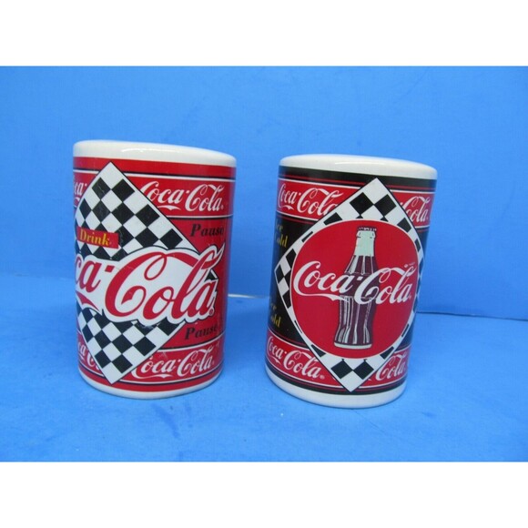 Coca Cola 1995 Salt And Pepper Shakers By Enesco Very Good Condition - Picture 4 of 4